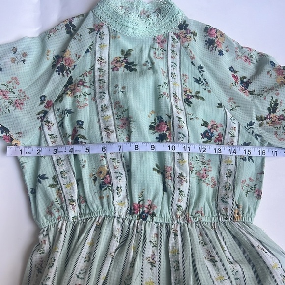 Hemant & Nandita Amour Floral Lace Blouse - Picture 9 of 10